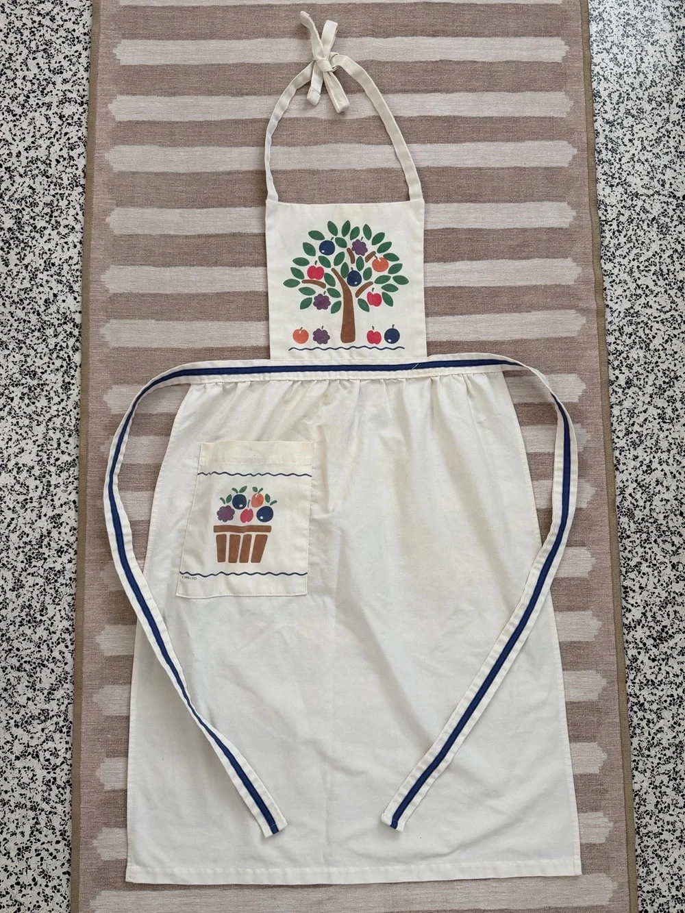 Vintage 1984 Fruit Tree Apron Cottagecore Farmhouse Kitchen